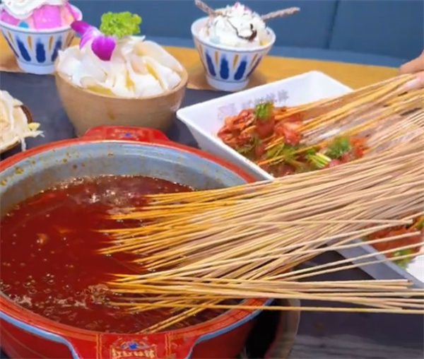 缸缸钵钵红烧肉串串加盟